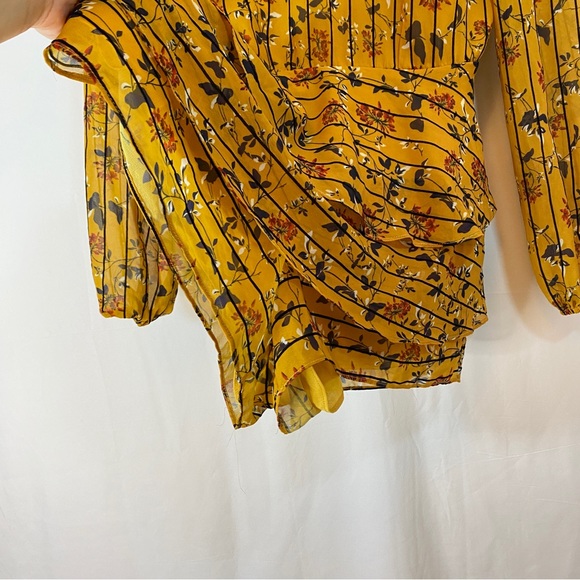 Endless Rose Romper, size XS - Picture 5 of 10